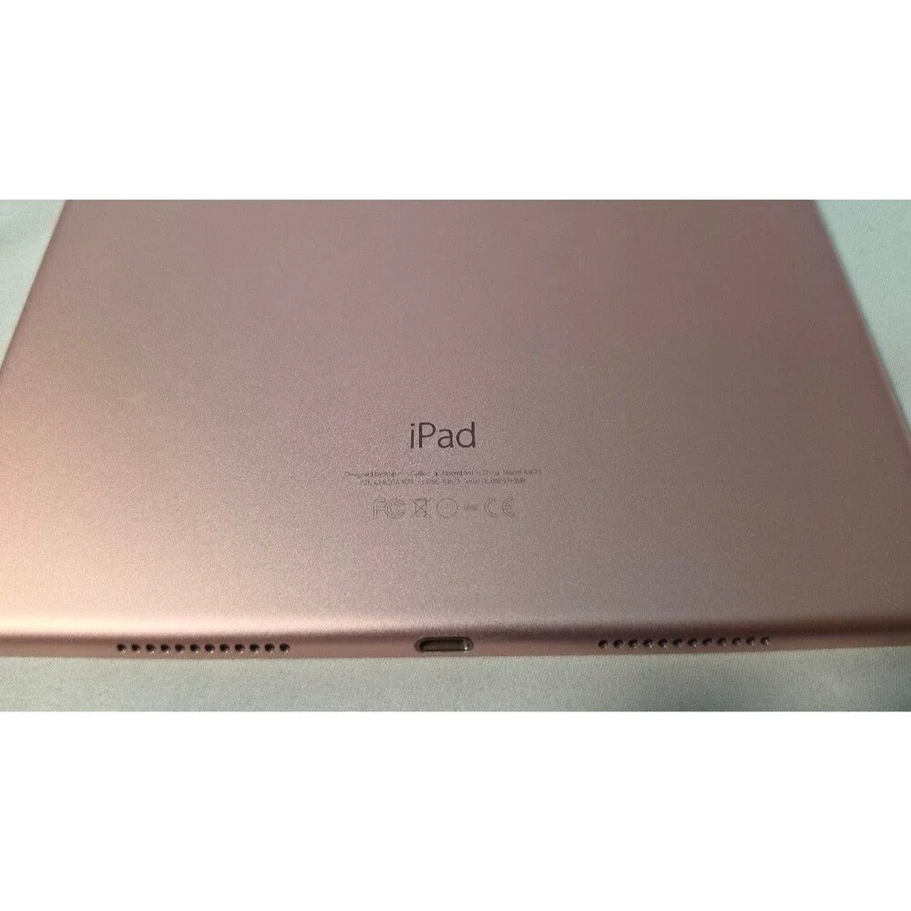 Apple iPad (5th Gen) 32GB 9.6